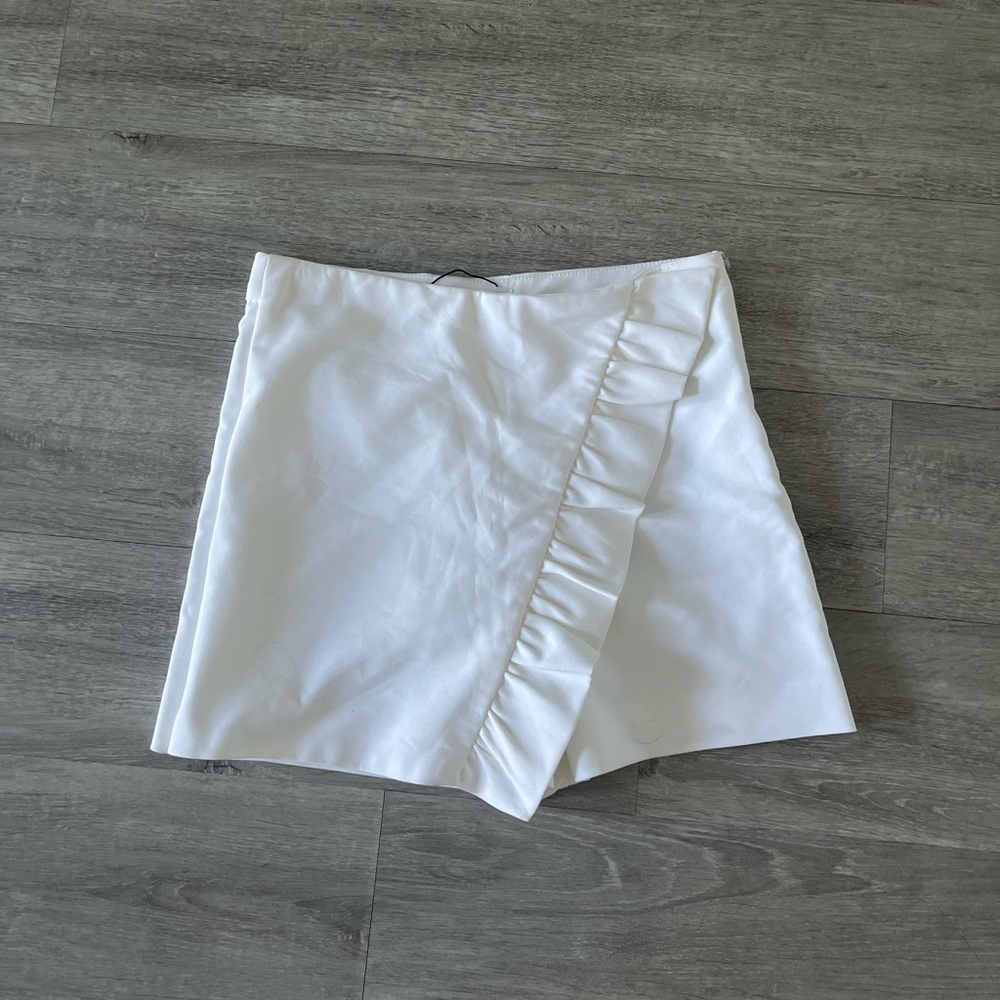 White zara skort